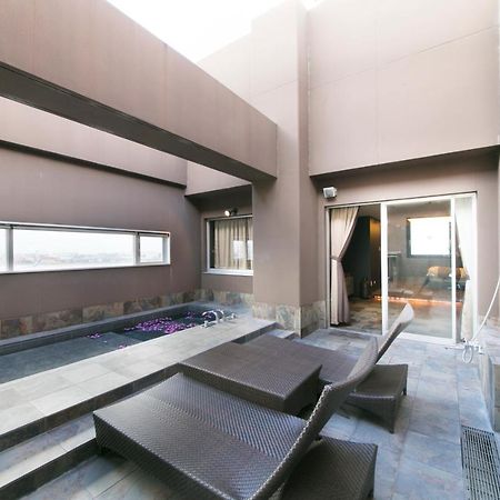 Hotel Lotus Toyonaka (Adults Only) Exterior foto